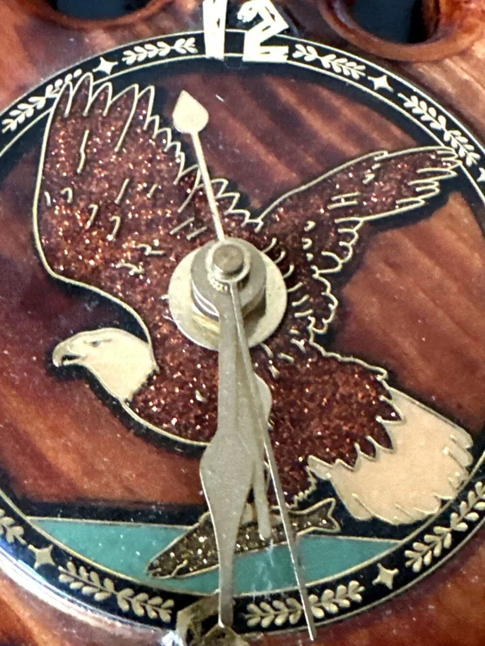 Americana Rustic Wooden Eagle Wall Decor Vintage Brass Detailing READ